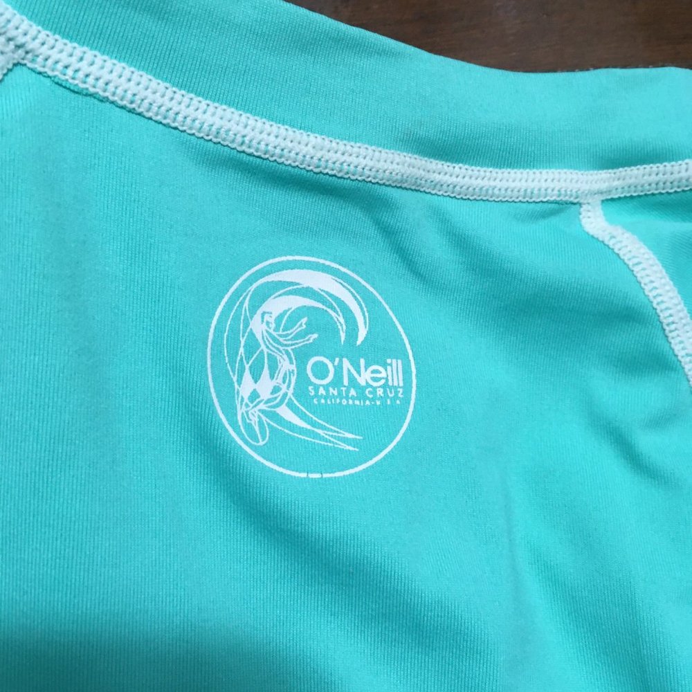 Used Longsleeve Roxy Teal Rashguard size Medium - Picture 4 of 6